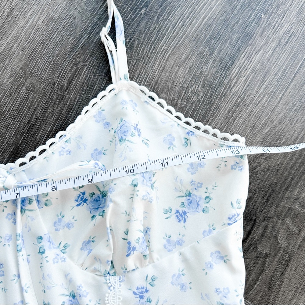 Blue and white floral midi dress - Picture 10 of 15